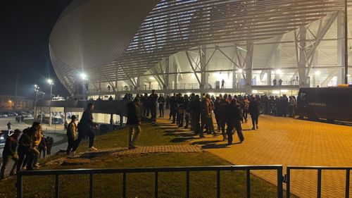 Fanii Rapidului sosesc la stadionul din Craiova FOTO GOLAZO (4).jpg