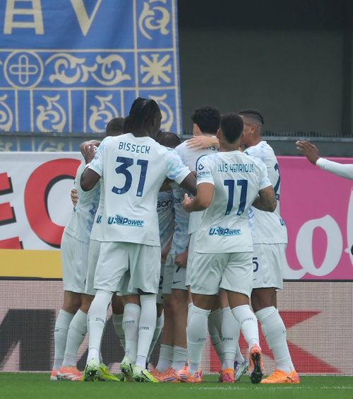 „Ne anulăm abonamentele!”    VIDEO.  Jurnaliștii unei televiziuni din Italia, criticați dur după ce au fost surprinși   bucurându-se pentru victoria echipei lui Chivu