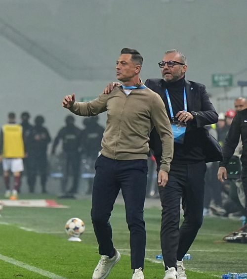 Extremele lui Mirel Rădoi    FOTO.  GOLAZO.ro a stat cu ochii pe   antrenorul de la U Craiova  la meciul cu Rapid: nervi, calm, copil de mingi, înjurat și îmbrățișări