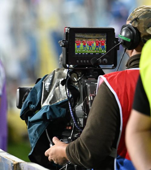 FCSB, acuzații grave  Patronul campioanei   amenință LPF cu tribunalul:  „Tâlhărie, șpagă 500.000€! Șucule, Rotarule, permiteți așa ceva?” + reacția Ligii