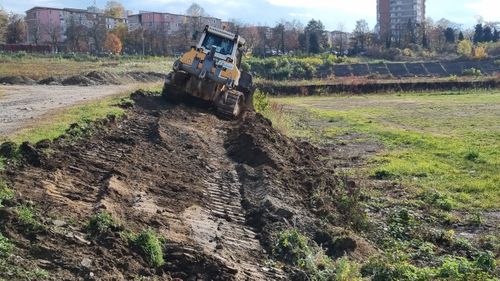 Zona pregătită pentru construirea bazei sportive de la Hunedoara