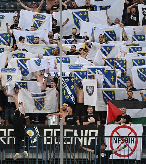 Ultrași interziși de Federație   „E controlată de separatiști și criminali” » Măsuri de securitate stricte și   proteste ale fanilor  la Bosnia - România