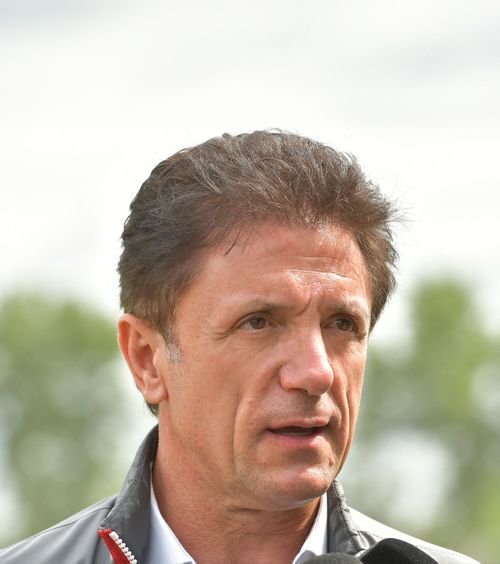 Gică Popescu, investiție uriașă    FOTO.  Fostul fotbalist a inaugurat   complexul comercial  din Hunedoara