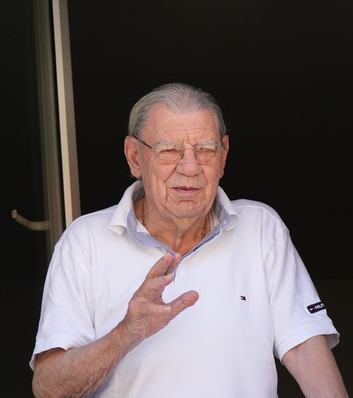 Cine mai înțelege UEFA?  Prins la mijloc în războiul   FCSB - CSA!  Cum a fost prezentat   Emeric Ienei  înainte de Basel - FCSB