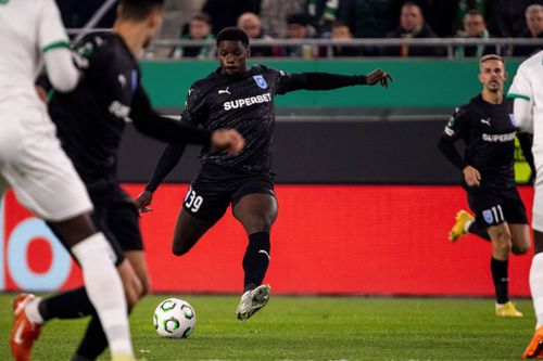 Rapid Viena - Universitatea Craiova în Conference League FOTO Imago