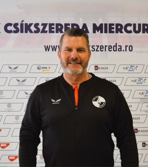 Csikszereda, reclamată la FIFA  Preparatorul fizic al unui fost campion mondial de box,   concediat după patru luni  » Surpriza de la Zurich