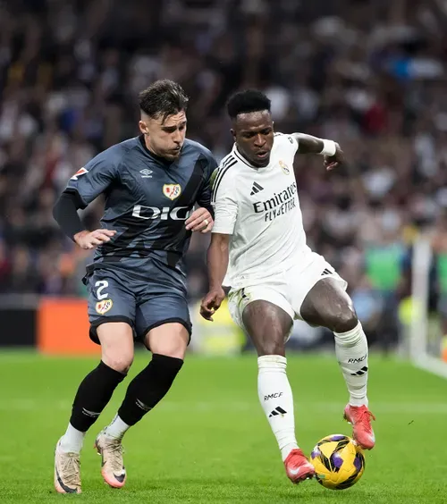 „Rațiu, marele coșmar al lui Vinicius”  Fundașul român, lăudat de spanioli, înaintea derby-ului cu   Real Madrid