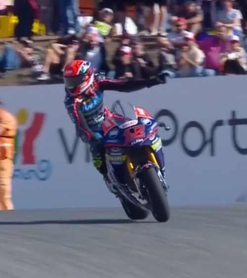 Premieră pentru România    FOTO.  Primul pilot care urcă   pe podium  într-un campionat mondial de motociclism viteză