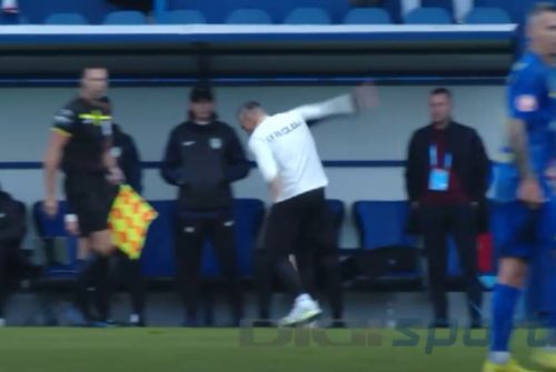 Reacția lui Daniel Pancu după ratarea lui Louis Munteanu FOTO Captură Digi Sport
