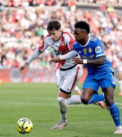 „Rațiu l-a secat pe Vinicius”     Gesturile făcute de fundașul naționalei  după ce a blocat vedeta Realului: „Bestial, l-a făcut nevăzut!”