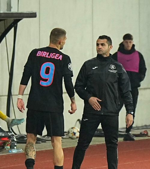  „Să vină singur la București!”  Becali, critici dure pentru Bîrligea + l-a luat în colimator și pe MM:   „E indisciplină.  Jucătorii sunt prea prieteni cu el”