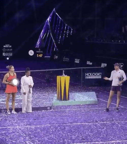 „Ești bolnavă! Dezgustător!”  Fanii Elenei Rybakina, intervenție dură după ce   o legendă a criticat-o  pe kazahă pentru gestul făcut la Turneul Campioanelor