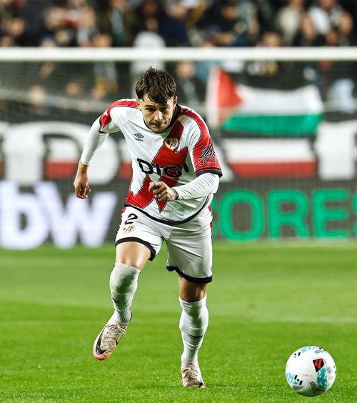 „Rațiu, aproape de netrecut”  Spania e   la picioarele fundașului român:  „A creat panică”