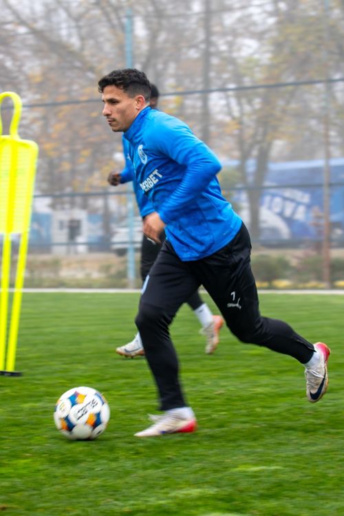 Imagini de la primul antrenament al Craiovei sub comanda lui  Filipe Coelho (2).jpeg