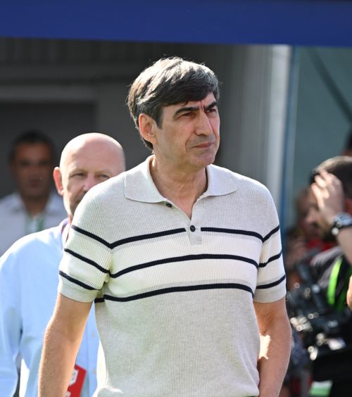 „E primul, restul nu prind top 10”    Victor Pițurcă,  prezent la evenimentul unui candidat la   Primăria București:  „Numai un nebun ca el poate realiza așa ceva”