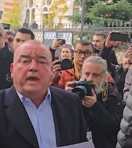 Scandal la depunerea candidaturii    VIDEO  Nețoiu a venit cu taraful și a fost ținta acuzațiilor: „Securistule,   ai bătut oameni la secția 10!”