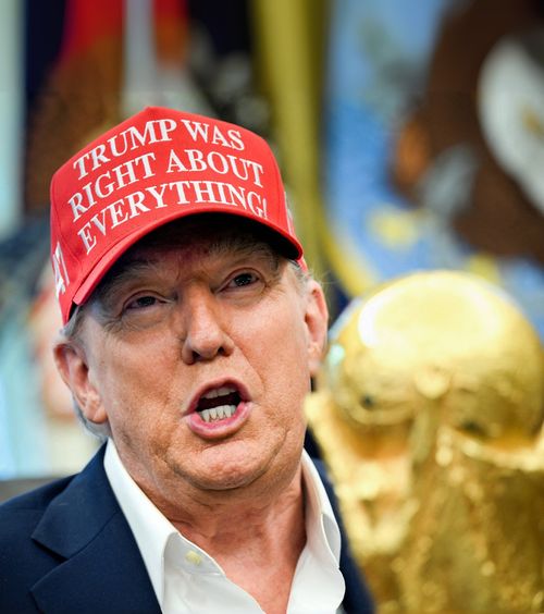 Trump l-a pus în dificultate  Președintele SUA a făcut public un   acord controversat  cu șeful FIFA: „Asta îi voi cere”