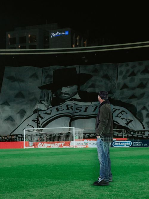 Gazon nou pe Cluj Arena, „inaugurat” cu Messi. FOTOMONTAJ FB U Cluj (3).jpg