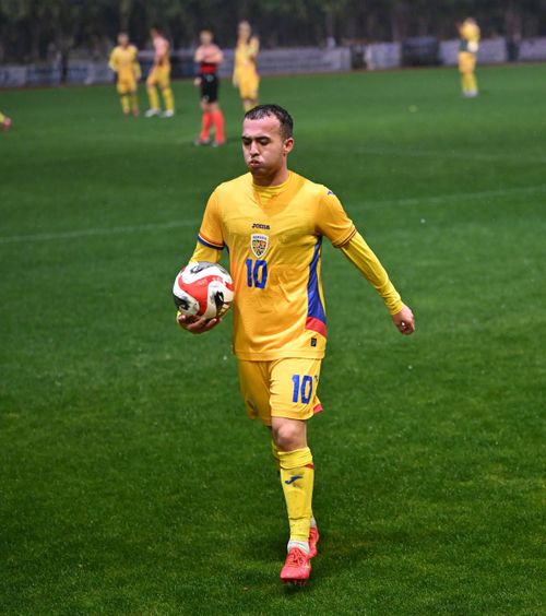 „Nu țin minte un meci atât de bun”    MM Stoica,  impresionat de „tricolorii mici”: „Au meritat frigul și ploaia. Excepțional!”