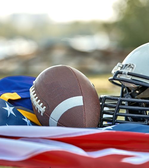 Și-a înjunghiat colegii!  Incident grav în SUA. Un jucător de fotbal american   și-a atacat coechipierii  cu câteva ore înainte de meci