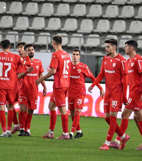 Dinamo, probleme mari în atac  Motivul pentru care „câinii” sunt nevoiți să joace cu Botoșani   fără unul dintre cei mai în formă jucători