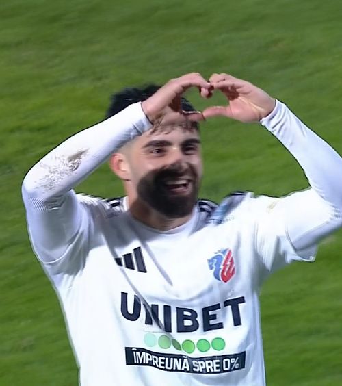 GOLAZO la Botoșani - Dinamo!    VIDEO.  Mailat a deschis scorul cu   un voleu de senzație  » Portarul n-a avut nicio șansă