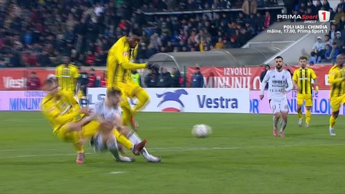 Mykola Kovtaliuk, accidentat de Kennedy Boateng (FOTO: captură Prima Sport 1)