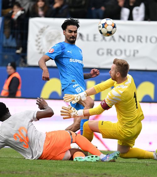 Baiaram, ochit de o forță a Turciei  Starul de la U Craiova,   în „triunghiul de foc” al Istanbulului.  Cu cine s-ar duela pe extremă