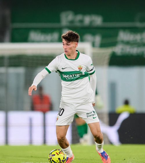 Dorit în Premier League  Granzii din Anglia au pus ochii pe   jucătorul comparat cu Pedri  » Ce clauză de reziliere are