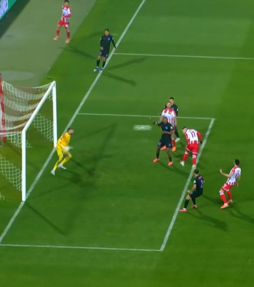 Defensiva FCSB, KO    FOTO.    Steaua Roșie Belgrad  a marcat în inferioritate. Cum a înscris Bruno Duarte