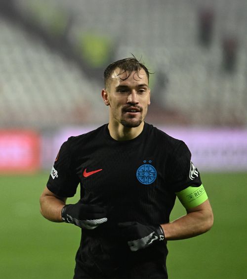 „Poate fi vândut!”  S-au lămurit după ce l-au   monitorizat  pe fotbalistul de la FCSB: „A fost cel mai bun, dar nu are cu cine”