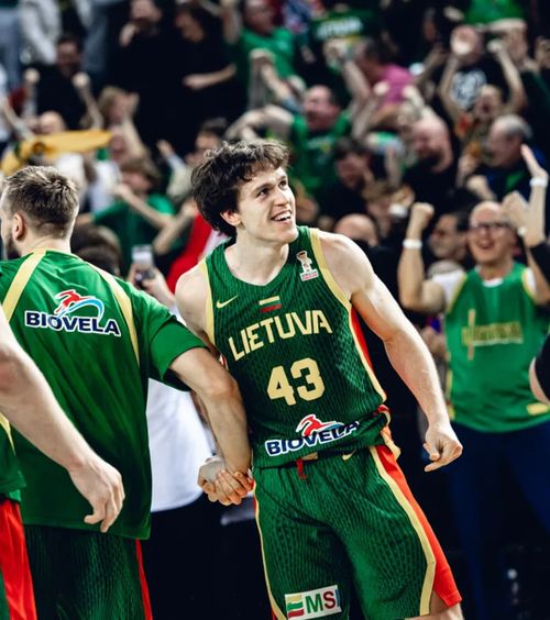 De povestit nepoților  A marcat   9 puncte în 10 secunde!  Performanță uluitoare reușită în preliminariile Cupei Mondiale