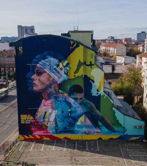 Popovici are un mural uriaș    FOTO.  Cum arată pictura de   400 de metri pătrați  care îl are în centru pe campionul olimpic și unde o poți vedea