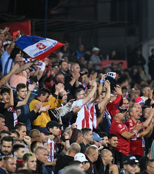 Dinamo contraatacă  „Câinii” au reacționat rapid după ce Oțelul i-a acuzat că folosesc „metode securiste” »   Echipele au ajuns la un compromis