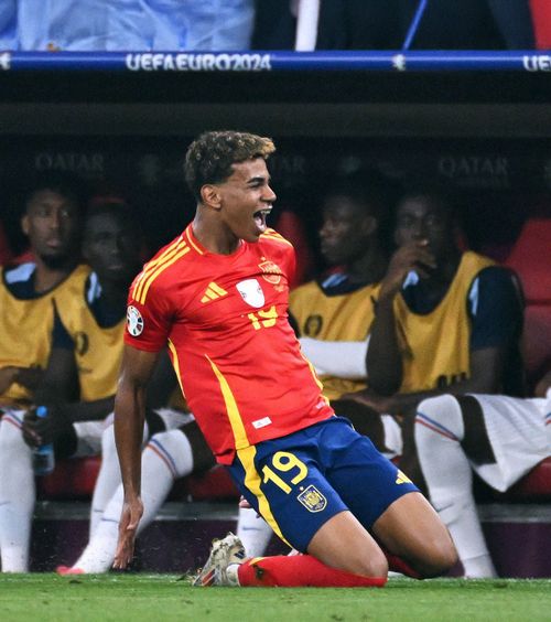 Următorul obiectiv al lui Yamal  Starul Barcelonei are   planuri mărețe:  „Mă simt important” + Mesaj pentru Messi: „Știm amândoi asta”