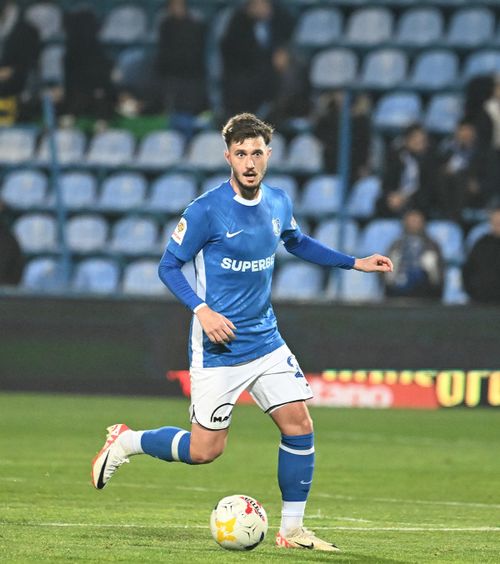 Valetul miliardar al dictatorului  Unde a ajuns românul Carlo Casap în Kosovo!   GOLAZO.ro  a aflat cine e în spatele clubului.   A renovat Kremlinul