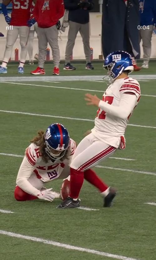 Lovitura complet ratată a lui Younghoe Koo din meciul dintre New England Patriots și New York Giants. Foto: Captură/NFL