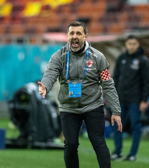 Măsuri speciale pentru Derby  Kopic pregătește deja   meciul cu FCSB!  Anunțul făcut înainte de duelul cu Farul: „E momentul”