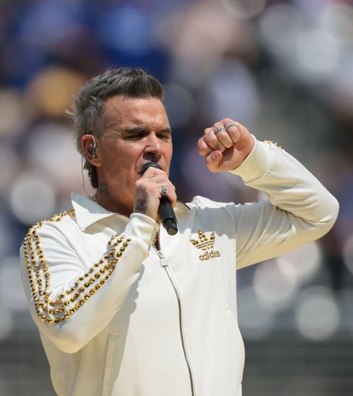 Show în stil Hollywood la tragerea CM  Cine sunt starurile care întrețin atmosfera când   naționala își află traseul la Mondial