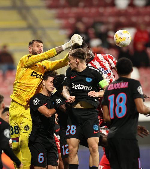 „Plictisiți, deconectați”   Tiradă la adresa jucătorilor de la   FCSB,  după 0-3 cu UTA: „Nu poți să dai cu piciorul!”