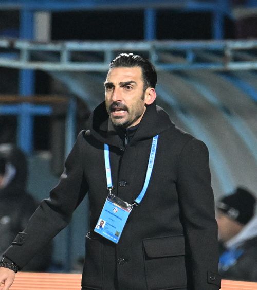 Charalambous a pus tunurile pe arbitru  Antrenorul de la FCSB, furios: „Poate dacă   îi rupea dinții  lui Chiricheș, se dădea fault”