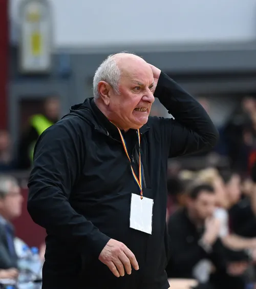 Înregistrări scandaloase cu Tadici     GOLAZO.ro  publică   mesaje pline de insulte  ale lui Gheorghe Tadici către handbaliste: „Nesimțitelor, vânzătoarelor! Mizerabilo!”