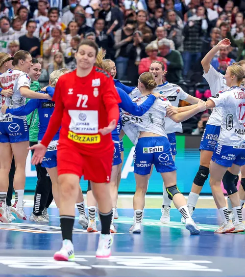 Scandal la CM de handbal    FOTO.  Serbia lansează acuzații grave după ce a fost egalată de Insulele Feroe în ultimele secunde:   „Arbitrii au încălcat regulile!”