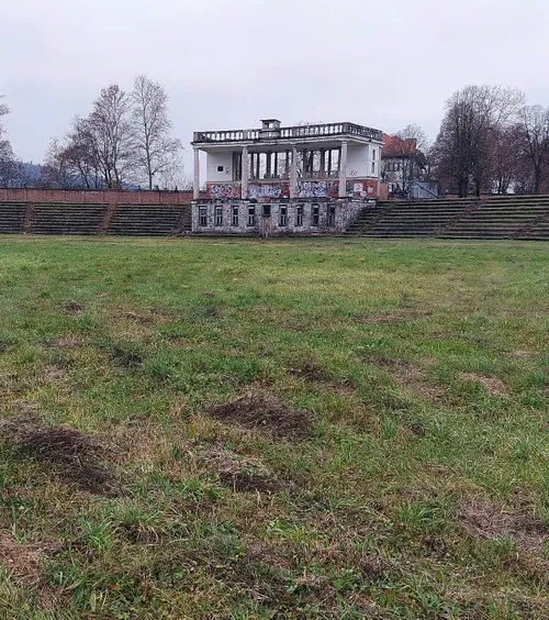 Rupeți blestemul Bezigrad!     Reportaj în inima coșmarului sloven.  Tricolorii vor să oprească seria ratărilor la Mondiale începută după eșecul de la Ljubljana, din 2001
