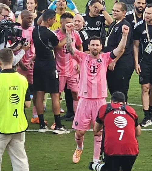 „Messi se bucura pentru noi”    Fanii români din galeria lui Inter Miami  povestesc pentru GOLAZO.ro cum au trăit finala MLS