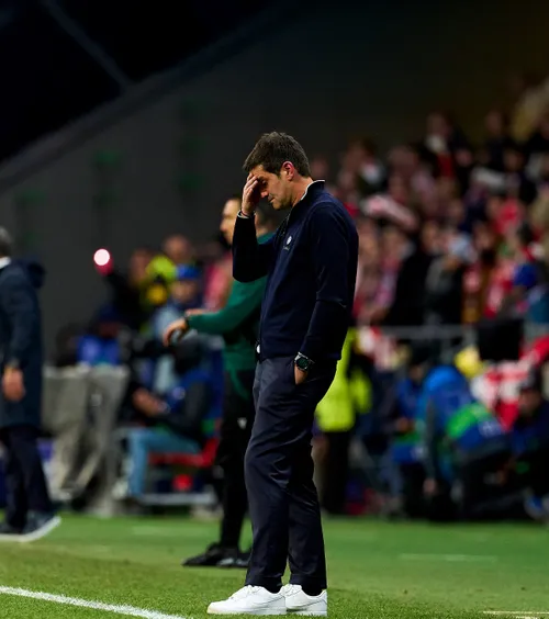 „Chivu va juca în dreapta”  Antrenorul lui Inter face haz de necaz înainte de   meciul cu Liverpool   din Liga Campionilor