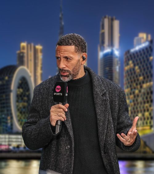 Rio Ferdinand, acuzat de ipocrizie   Fostul star al lui Man. United se declară un   „om al poporului”,  dar locuiește în Dubai » Reacția fanilor
