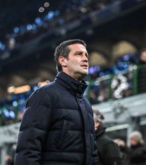 „Luptăm împotriva injustiției”    FOTO:  Cristi Chivu   nu s-a abținut  după faza controversată care a decis soarta meciului cu Liverpool