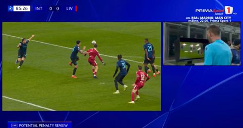 Arbitrul partdei Inter - Liverpool a considerat că Bastoni l-a faultat pe Wirtz (FOTO: captură Prima Sport 1)