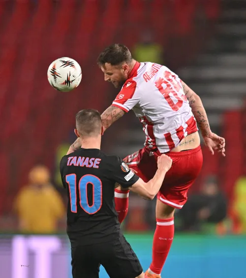 FCSB, copia dezastrului    ANALIZĂ.  Asemănări izbitoare între   roș-albaștri și Feyenoord,  înainte de meciul de pe Arena Națională